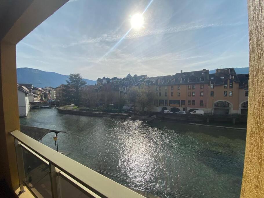 Quai Des Cordeliers, Balcon Et Vieille Ville Annecy Extérieur photo